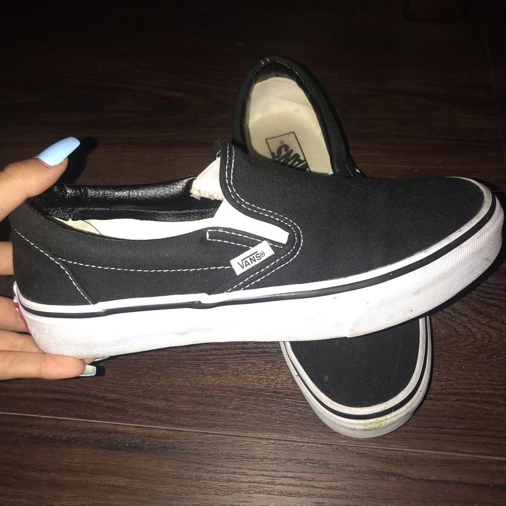 Black slip on Vans❣️